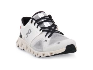 Sneakers On CLOUD X 3
